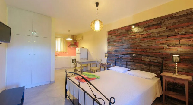 Holiday Rooms, Rezerwuj Apartament Hotele w Kea z basenem, Basen