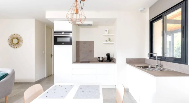 Apartment with 2 Bedrooms in Malaucène, with Pool Access And Wifi, Rezerwuj Apartament Hotele w Malaucene z basenem, Basen