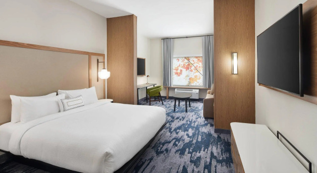 Двухместный люкс Fairfield Inn & Suites by Marriott Raleigh Wake Forest