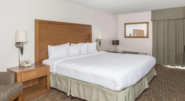 Номер Standard The Grand Inn Peoria