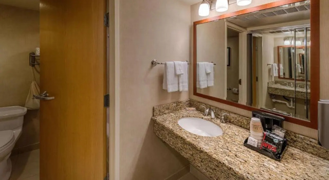 Номер Standard с балконом Best Western Plus Silverdale Beach Hotel