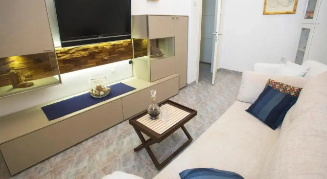 Apartment Lemon Tree, Prenota Appartamento Splitska 