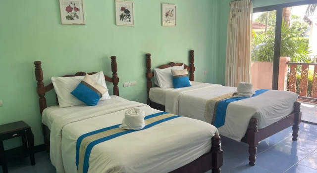 Двухместный номер Superior с балконом Lanta Seafront Resort
