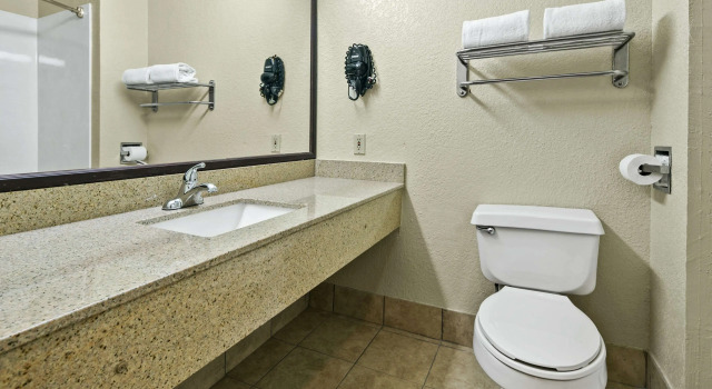 Четырёхместный номер Standard Best Western San Marcos