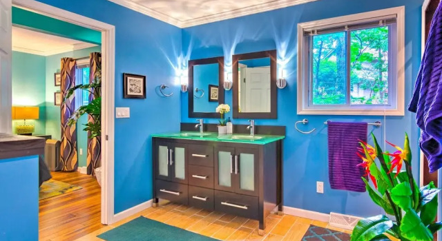 Mtn-view Gem in Lake Lure w/ Game Room & Fire Pit, Забронировать Дом для отпуска Коттеджи Лейк-Лур, Коттедж