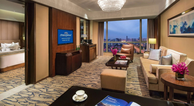 Howard Johnson By Wyndham Kangda Plaza Qingdao
