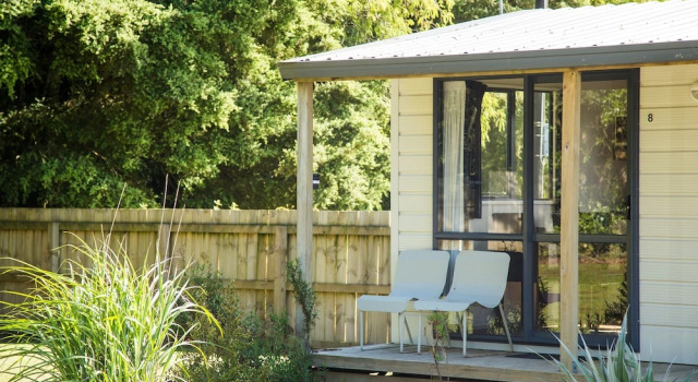 Семейная студия с балконом и с видом на парк Stratford Motel & Holiday Park