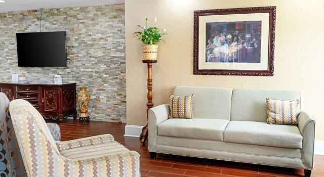 Quality Inn & Suites Robbinsville