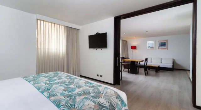 Номер Economy Hotel Madisson Inn Luxury By GEH Suites
