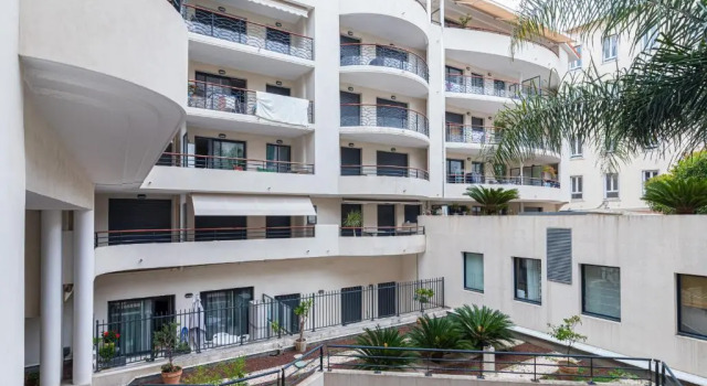 Nice 1 Bedroom downtown Carré d'Or with garage, Забронировать Отель Ницца Приморские Альпы, рядом с Набережная Соединенных Штатов