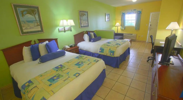 Четырёхместный люкс Standard Plantation Suites and Conference Center