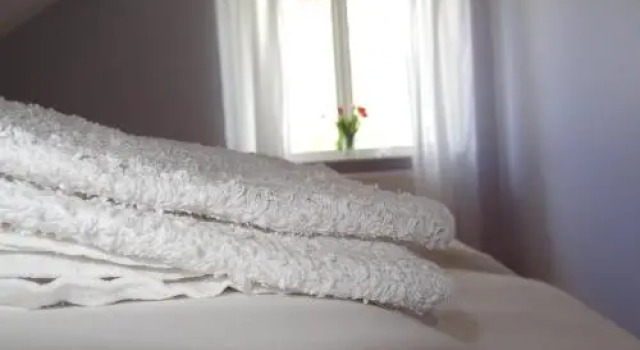 Hofsnäs Lilla Sjöstuga, Book Hotel  