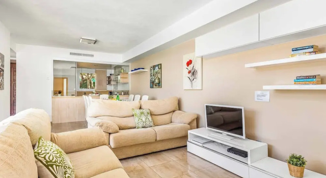 Вилла с 4 комнатами Villa Betty