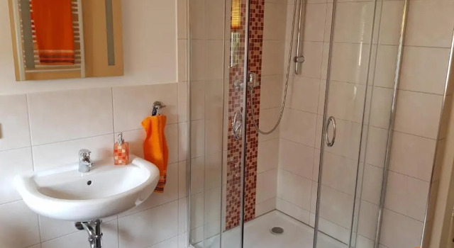 FeWo "Am Teich", Rezervasyon Otel Kreischa Ore Mountains