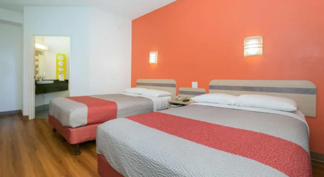 Четырёхместный номер Standard Motel 6-Brooklyn Center, MN - Minneapolis