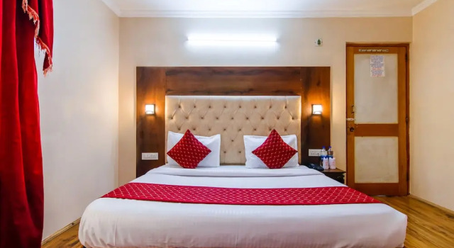 Номер Premium Fabhotel The Moon
