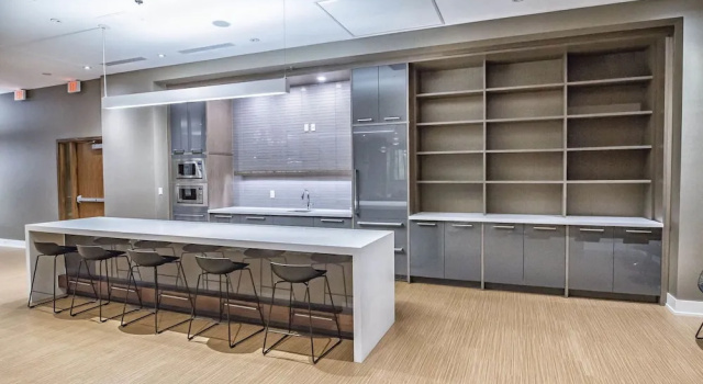Avalon Suites - Imperial Plaza, Varaa Hotelli Toronto 