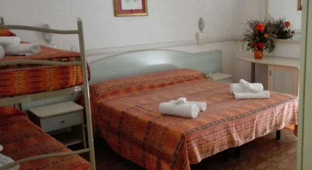 Hotel Carol, Забронировать Отель Чезенатико Побережье Римини