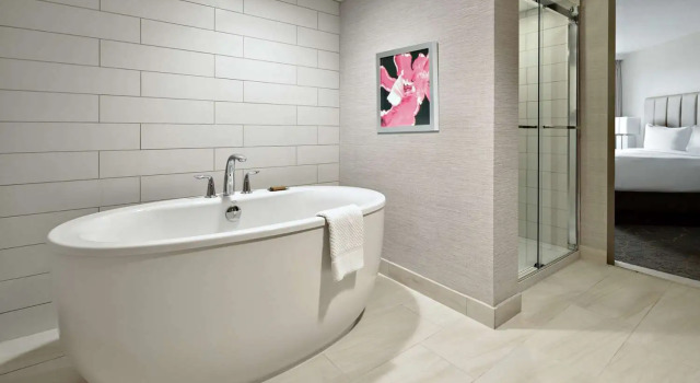 Двухместный люкс Presidential с 2 комнатами DoubleTree by Hilton Fairfield Hotel & Suites