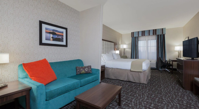 Номер Deluxe Holiday Inn Express & Suites Eureka by IHG