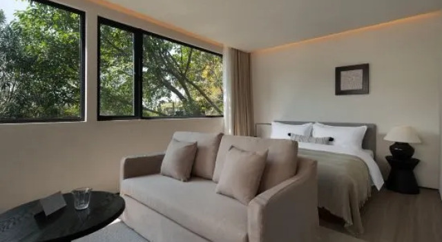 Семейный люкс с видом на внутренний двор LIVINGSENSE Yinxi Shiwai Hotel