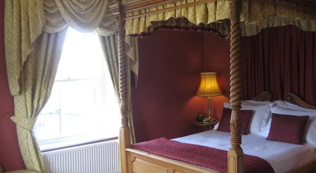Stonegarth Guest House, Забронировать Гостевой дом Отели Кесвик с парковкой, рядом с The Puzzling Place, Парковка