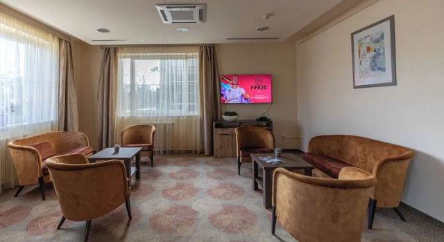 City Hotel Miskolc, Забронировать Отель Отели в центре Мишкольца, в центре