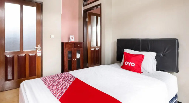 Семейный люкс RedDoorz Syariah near Politeknik Negeri Bandung Campus