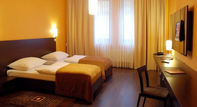 Hotel Zlaty Dukat, Rezerwuj Hotel Hotele w Košický kraj z parkingiem, Parking