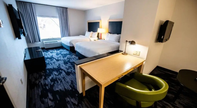 Четырёхместный люкс Racetrack Road Hotel