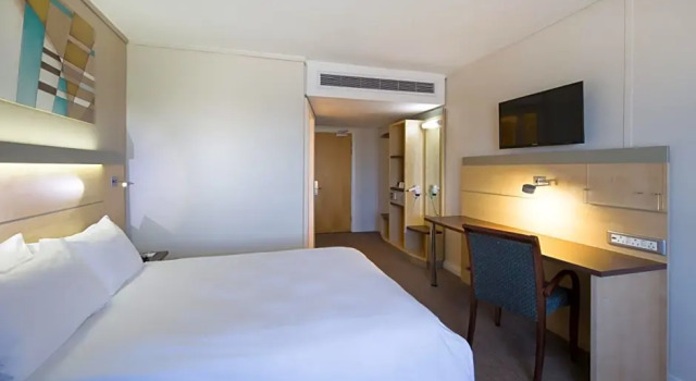 Номер Standard с балконом Holiday Inn Express Sandton-Woodmead by IHG