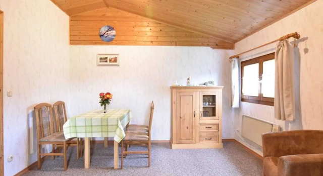 Lovely Bungalow near Sea in Elmenhorst