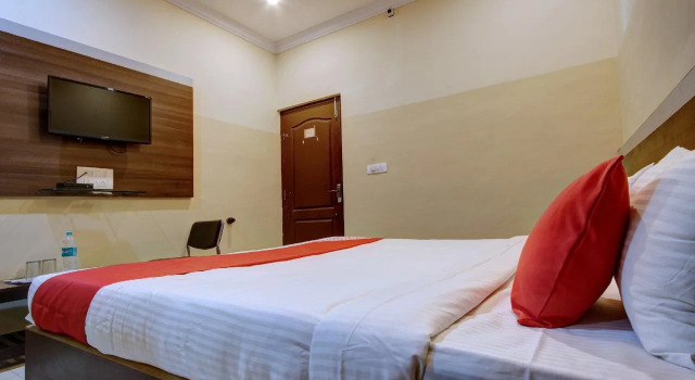 Rathneshwari Residency By OYO Rooms, Rezervovat Hotel Chamarajanagara Bangalore