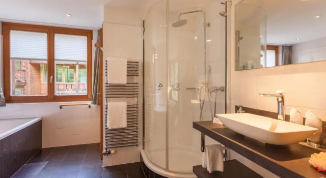 Двухместный люкс с 3 комнатами Suitenhotel Zurbriggen