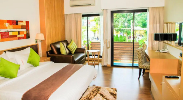 Номер Standard с видом на бассейн Mamaison Hotel