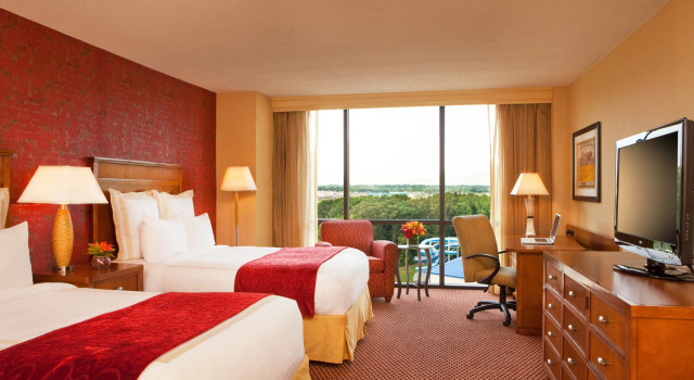Четырёхместный номер Standard Grand Laurel Hotel
