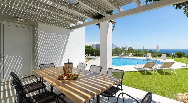 Вилла Villa Melodia, 4 Bedroom Villa with Private Pool