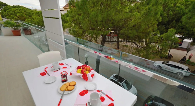 Relaxing Stay in a Beachside Flat, Book Lejlighed Hoteller i Friuli Venezia Giulia med parkering, Parkering