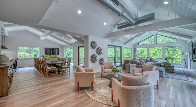 New! Luxury Riverfront Villa W/firepit & Gameroom!