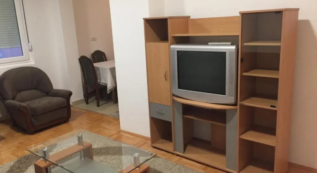 Stan na dan CENTAR, Buchen Sie Ferienwohnung Šabac Zentralserbien