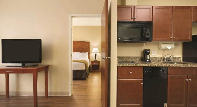 Двухместный люкс Smoking c 1 комнатой Days Inn & Suites by Wyndham Sherwood Park Edmonton