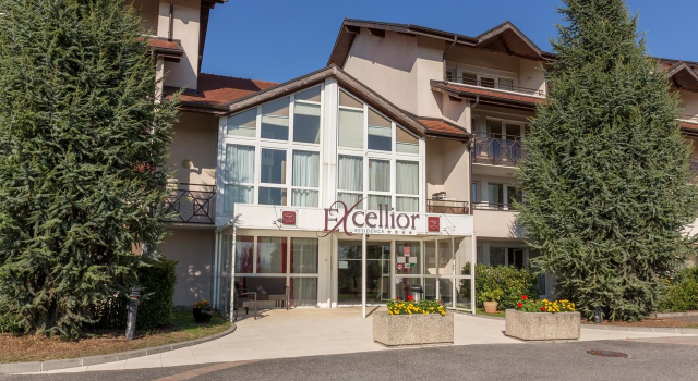 Adonis Grand Geneve Residence Excellior