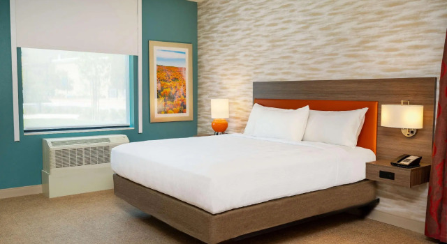 Двухместный люкс Home2 Suites by Hilton Corona