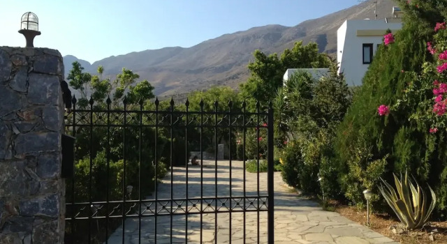 Вилла Villa in Lefkogia with Private Pool