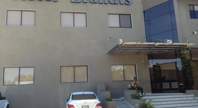 Hotel Brandts Ejecutivo Los Robles, Prenota Hotel Hotel a Managua Region con parcheggio, Parcheggio