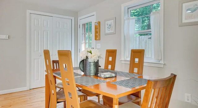 1/2 Mi to Ogunquit Beach: Maine Home w/ Deck!, Rezerwuj Dom wakacyjny Ogunquit Beach 