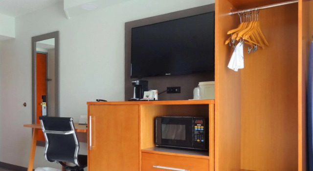 Двухместный люкс Quality Inn & Suites Raleigh North
