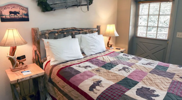 Fawn Valley Inn: 105, Забронировать Отель Отели Rocky Mountain National Park с бассейном, Бассейн
