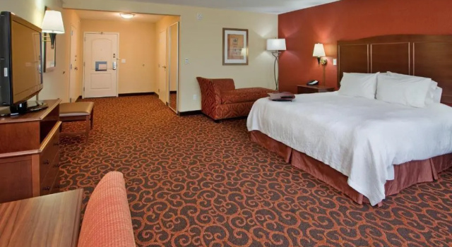 Одноместный люкс Hampton Inn & Suites Aberdeen