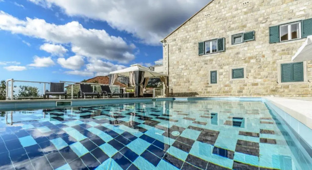 Вилла с 6 комнатами Villa Pave